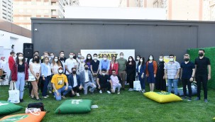 BAŞKAN ÇALIK, BEYLİKDÜZÜ SMARTTA GENÇLERLE BULUŞTU