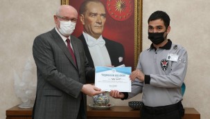 Başkan Kurt özel güvenlik görevlilerine teşekkür etti