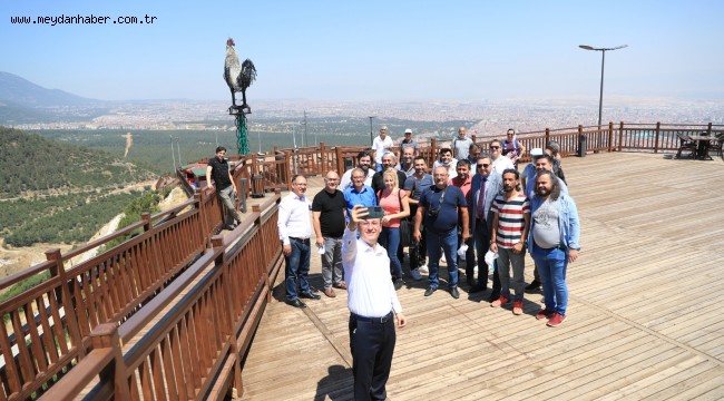 BAŞKAN ÖRKİ SEYİR TEPESİ'NDE GAZETECİLERİ AĞIRLADI