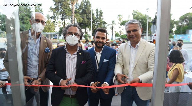 Başkan Uysal, sergi açılışını yaptı