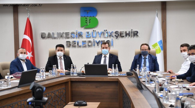 Başkan Yılmaz dan Karesi ve Altıeylül'e sıcak asfalt