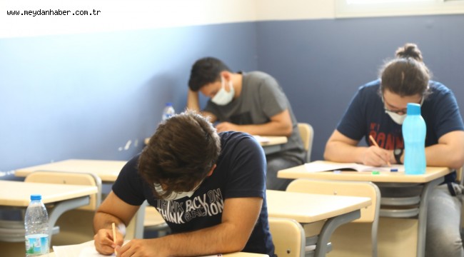 BAYRAKLI BELEDİYESİNDEN ÖĞRENCİLERE DENEME SINAVI