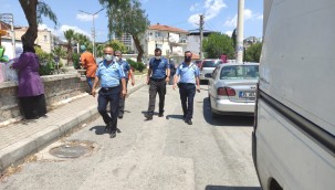 BAYRAKLI ZABITASI, PAZAR YERLERİ ÇEVRESİNDE DENETİM YAPTI