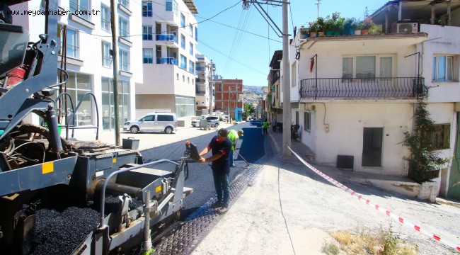 BAYRAKLI'NIN 24 MAHALLESİNDE ASFALTLAMA SEFERBERLİĞİ SÜRÜYOR