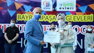 BAYRAMPAŞA BELEDİYESİ BİLGİ EVLERİNDE MEZUNİYET HEYECANI