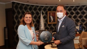 Beylikdüzü Belediye Başkanı Çalık Hürriyet'i ziyaret etti