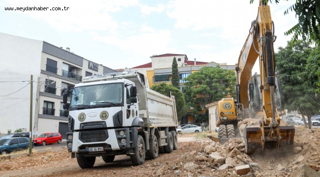 Buca'da kaçak moloz alanına otopark neşteri