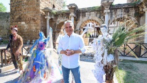 Canlı heykellerle çevreye duyarlılık çağrısı