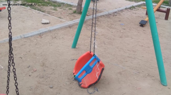 Çetin Akın: "Çocuklarımızın mutluluğundan ne istiyorsunuz?"