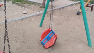 Çetin Akın: "Çocuklarımızın mutluluğundan ne istiyorsunuz?"