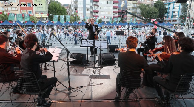 Cihat Aşkın keman resitali ile İzmitlileri büyüledi