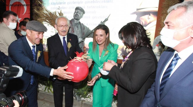EFES TARLASI YAŞAM KÖYÜ'NDE MEŞALE YANDI