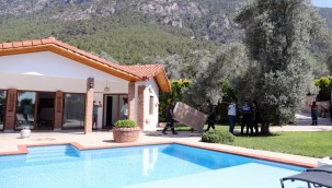 Havuzlu Lüks Kaçak Villa, Belediye Ekiplerince Yıkıldı