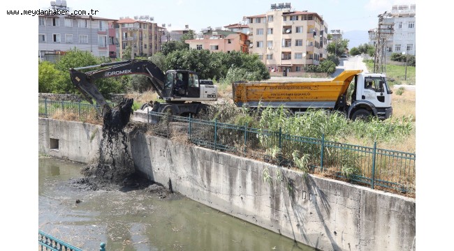 HBB'NİN HATAY'IN 15 İLÇESİNDE DERE VE YAĞMUR SUYU KANAL TEMİZLİĞİ ÇALIŞMALARI DEVAM EDİYOR