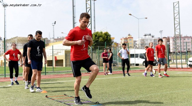 Hem sahada hem sınavda tek döküyorlar