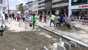 İSTANBUL CADDESİNDE TAŞ ÖRME İŞLEMİ