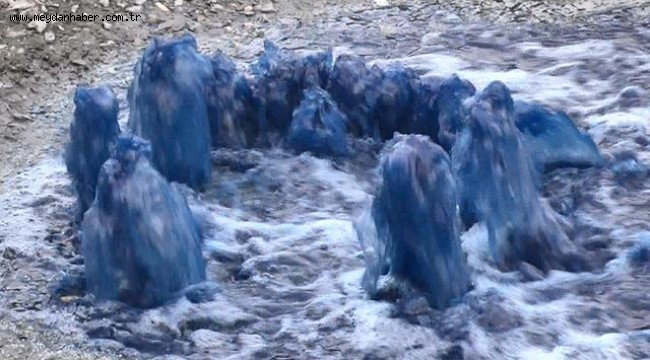 İstanbul'da rögarlardan mavi su fışkırdı