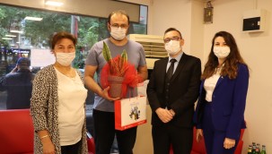 İzmit Belediyesinden Kızılay'a  'farkındalık' günü ziyareti