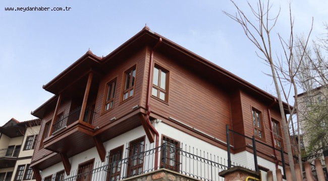 İzmit'te edebiyat ve sanat aynı çatı altında buluşuyor