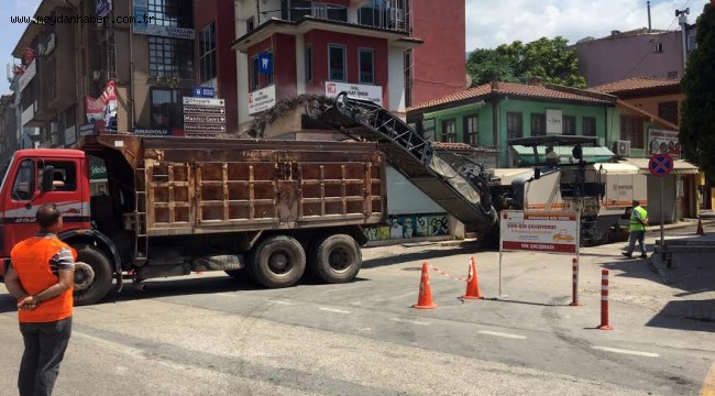 Kısıtlamalar, Osmangazi'de Fırsata Dönüştü - Reyhan Caddesi Sıcak Asfaltla Yenilendi