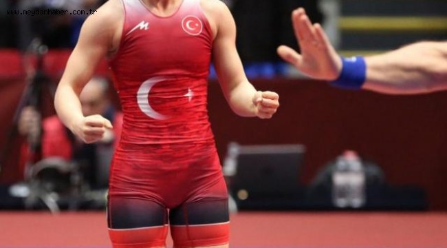 Milli güreşçilerden 2 bronz madalya