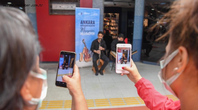 MÜZİSYENLER 'MUTLULUK SAHNELERİ'NE, BAŞKENTLİLER MÜZİĞE KAVUŞTU