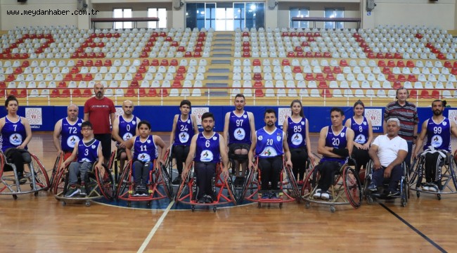 PAMUKKALE BELEDİYESPORLU TEKERLEKLİ SANDALYE BASKETBOLCULAR LİGE HAZIR