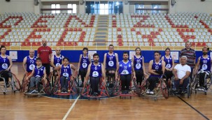 PAMUKKALE BELEDİYESPORLU TEKERLEKLİ SANDALYE BASKETBOLCULAR LİGE HAZIR