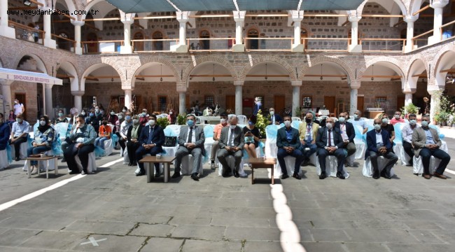 PANDEMİ SÜRECİNİ EN İYİ ANLATANLAR ÖDÜLLERİNİ TÖRENLE ALDI