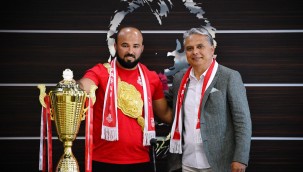 Paşanın aslanı ikide iki yaptı