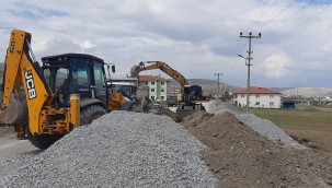 Salihler Caddesi'nde Kanalizasyon Hattı Yenileniyor