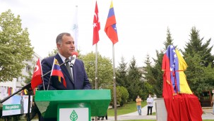 SİMON BOLİVAR PARKI YENİLENDİ