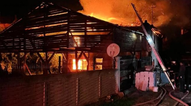 Sobası benzinle tutuşturulan ev küle döndü