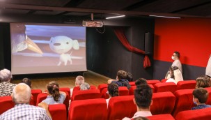 Tarık Akan'da mülteci çocuklara sinema şöleni