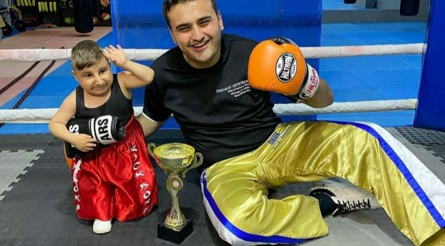 Torbalı'nın Minik Burak'ı CZN Burak ile buluştu