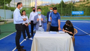 Uşak Belediyesi Tenis Turnuvası'nda İlk Servis Atıldı