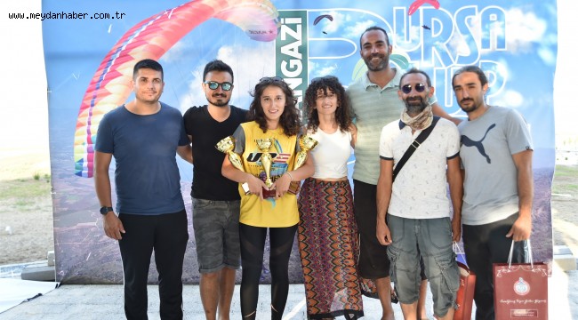 YAMAÇ PARAŞÜTÜ ŞAMPİYONLARI ÖDÜLLERİNİ ALDI