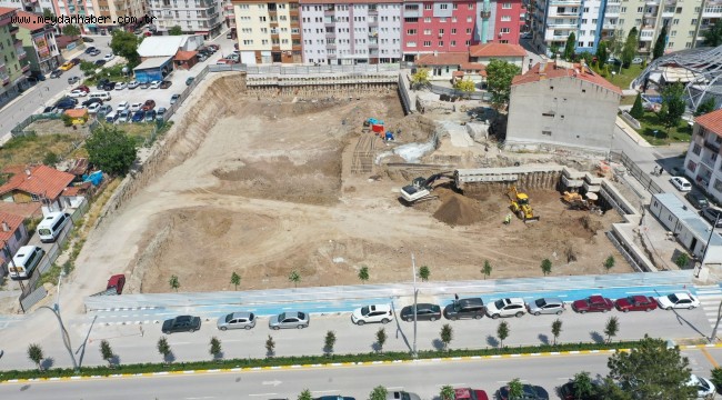 Yer altı otoparkı, bölgedeki park sorununu ortadan kaldıracak Bedesten'de çalışmalar tüm hızıyla devam ediyor