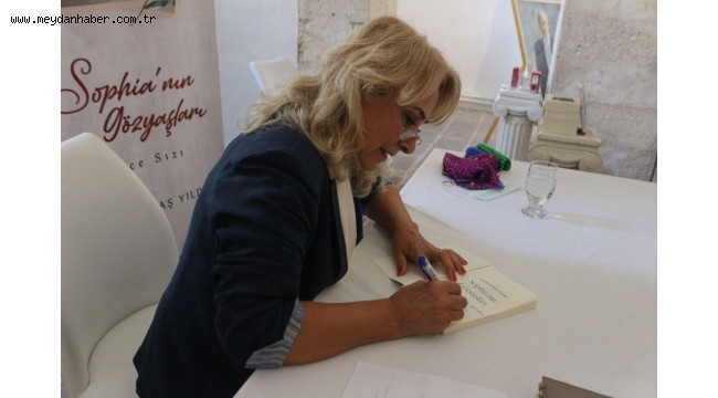 YILDIZ YILDIZ'IN İLK İMZA GÜNÜ