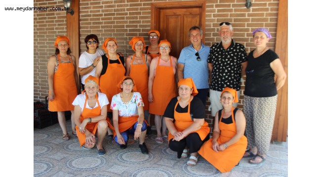 YÖRESEL ÜRÜNLERİ KENDİLERİ ÜRETİP KENDİLERİ SATIYORLAR...