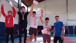 10 MADALYA İLE DÜZCE'YE DÖNDÜLER