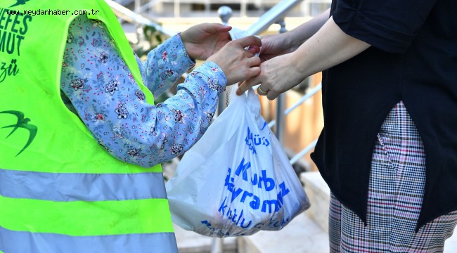 6 BİN 500 İHTİYAÇ SAHİBİ AİLEYE KURBAN YARDIMI