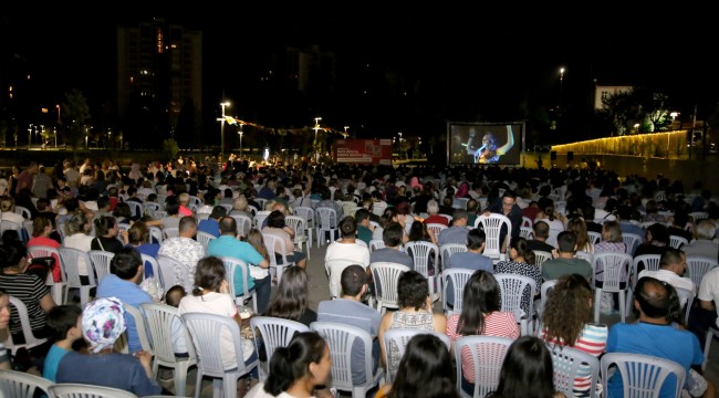 AÇIK HAVADA SİNEMA KEYFİ BAŞLIYOR