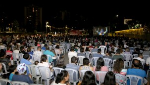 AÇIK HAVADA SİNEMA KEYFİ BAŞLIYOR