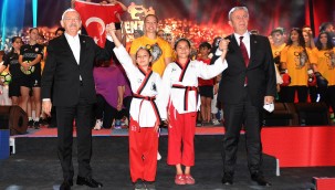 ANKARA SPORDA VİZYONUNU ORTAYA KOYDU: 'BAŞKENT SPOR ZİRVESİ' BİNLERCE SPORCU VE BAŞKENTLİYİ BİR ARAYA GETİRDİ