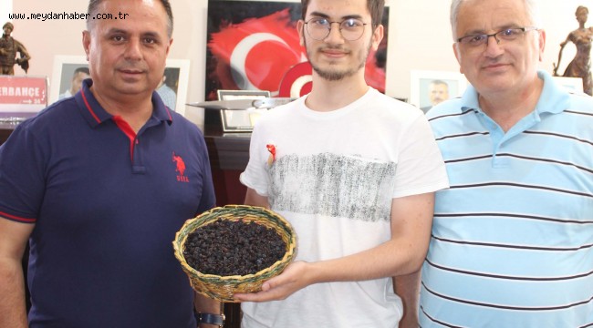 "BAŞARIMI DİSİPLİNLİ ÇALIŞMAYA, ÇAL ÜZÜMÜ VE PEKMEZİNE BORÇLUYUM"