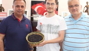 "BAŞARIMI DİSİPLİNLİ ÇALIŞMAYA, ÇAL ÜZÜMÜ VE PEKMEZİNE BORÇLUYUM"