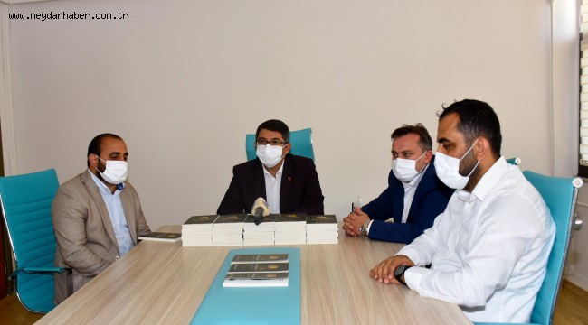 BAŞKAN ÇELİK 'ŞEKERCİ HÜSEYİN DEDE' KİTABINI TANITTI