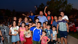 Başkan Gümrükçü Sinema Akşamlarında Vatandaşlarla Buluştu