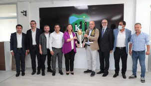  Başkan Hürriyet'ten Kocaelispor'a transfer hediyesi